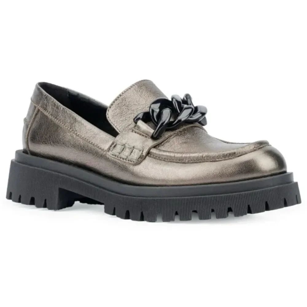 Aquatalia Oliviann Weatherproof
Leather Loafer in Bronze Size 10.5 ~ Excellent